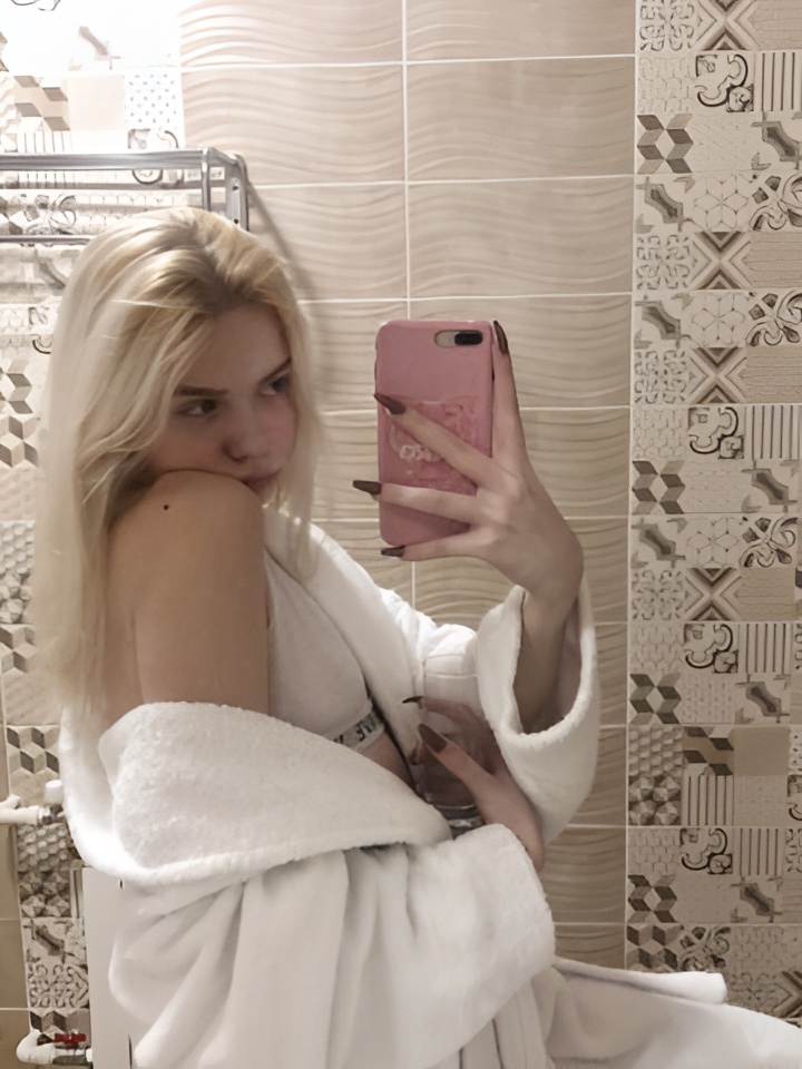 Юля привлекательная девушка из Вольска цена от 2500 руб