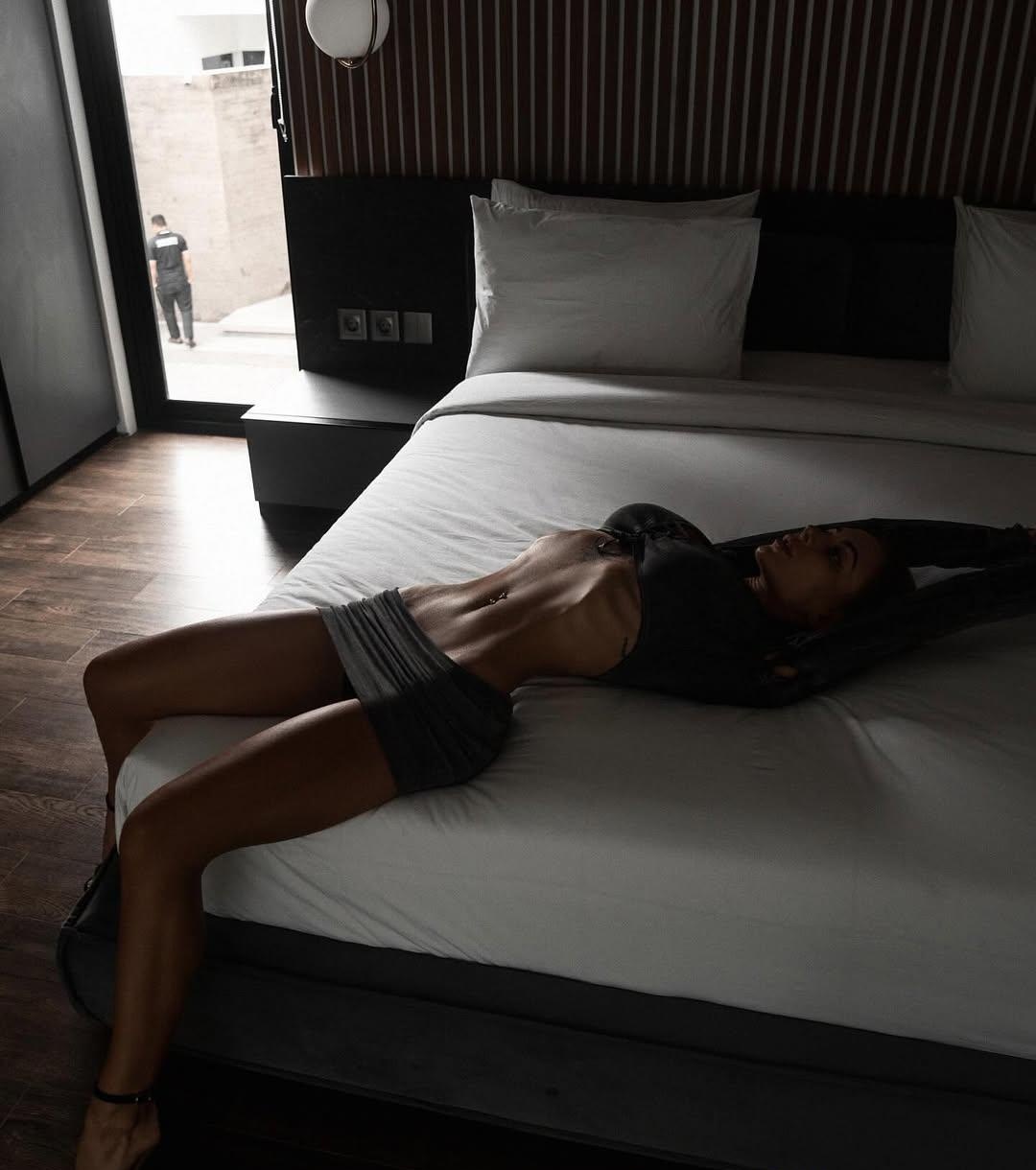 Виктория привлекательная девушка из Вольска цена от 10000 руб