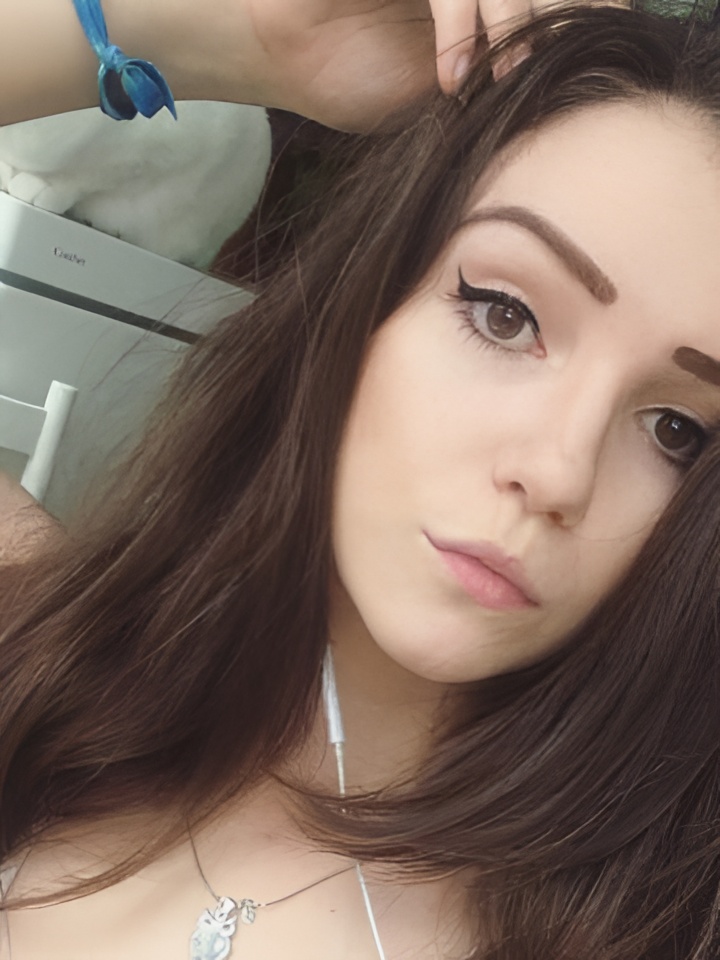 Индивидуалка Арина, доступна для личного знакомства от 2500 руб